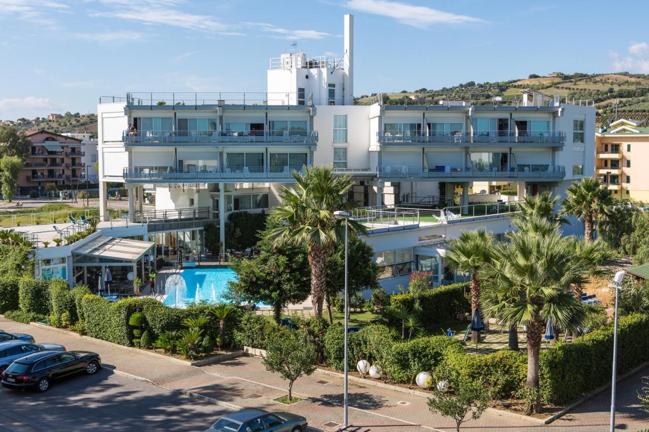 Seapark Spa Resort Giulianova Eksteriør billede